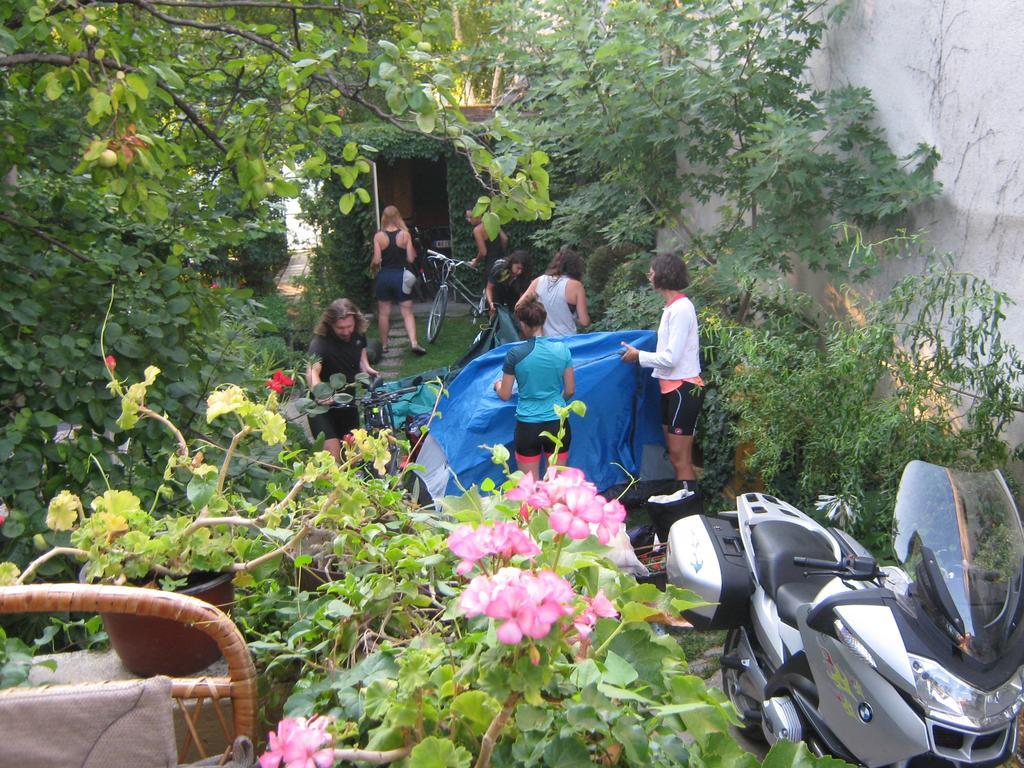 فندق Base For Adventurers - Urban Guerrilla نيجوتين المظهر الخارجي الصورة